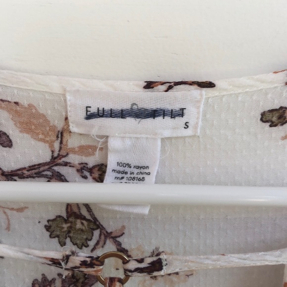 Floral peplum top key hole cut out - Picture 4 of 7